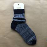 Handgestrickte Socken Gr. 40/41 dunkelblau-mittelblau meliert gestreift 