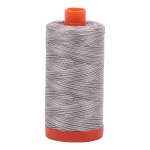 Aurifil Mako Cotton Maschinenquiltgarn 50/2-fach, 1300 m, multicolor Fb. 4670 Silver Fox