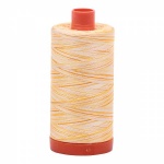 Aurifil Mako Cotton Maschinenquiltgarn 50/2-fach, 1300 m, multicolor Fb. 4658 Limoni di Monterosso
