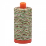 Aurifil Mako Cotton Maschinenquiltgarn 50/2-fach, 1300 m, multicolor Fb. 4650 Leaves