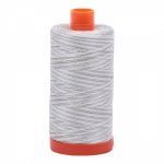 Aurifil Mako Cotton Maschinenquiltgarn 50/2-fach, 1300 m, multicolor Fb. 4060 Silver Moon 